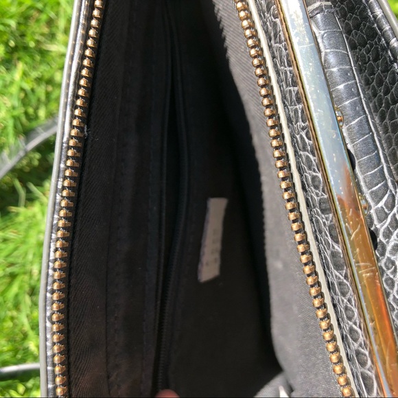 Croc Embossed Gray Crossbody - Picture 3 of 5